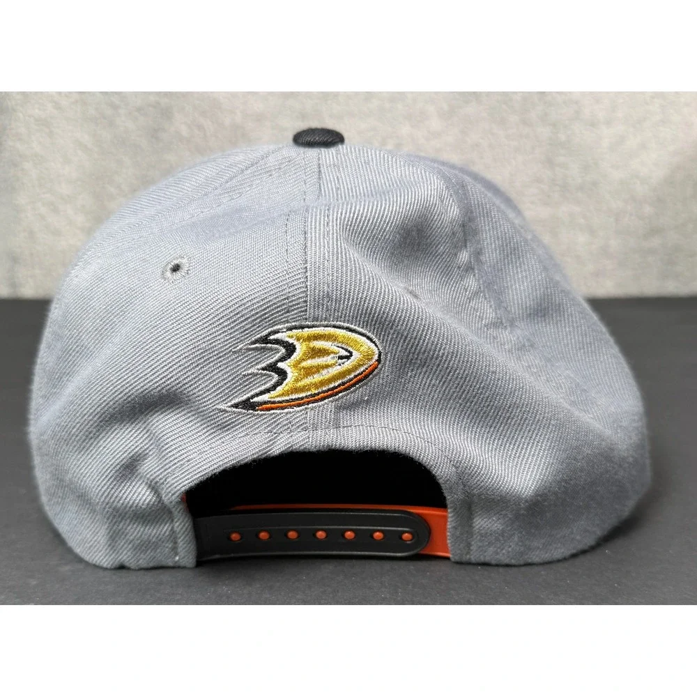 Zephyr Anaheim Ducks Hat Mens OSFA Grey Snapback NHL California Bear Logo Cap